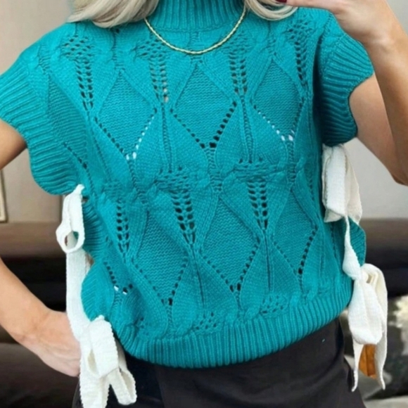 &Merci NWT Womens Blue Crew Neck Sweater with Open-Knit Pattern - Picture 1 of 3